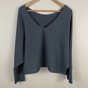 Vetta Womens M Blue Cropped Ribbed Double V Sweatshirt